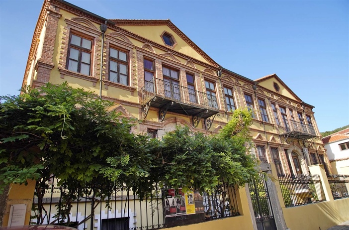 17. Kougioumtzoglou Mansion – Folklore and Historical Museum of F.E.X.